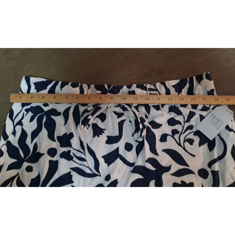 NWT Time‎ & Tru Womens Linen Shorts Dark Navy & White Botanical Size XL (16-18)